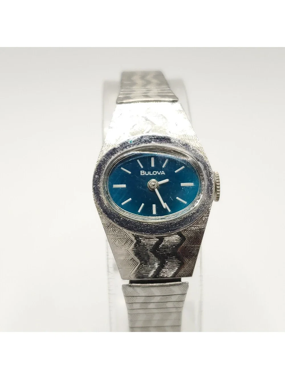 Vintage 1976 Bulova Womens 18mm Mechanical Blue Dial Watch Adjustable Running